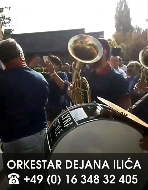 Dočekivanje mladenaca nakon venčanja